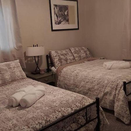 Cheerful 3 Bedroom House. Great Location Colorado Springs Bagian luar foto