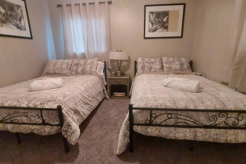 Cheerful 3 Bedroom House. Great Location Colorado Springs Bagian luar foto