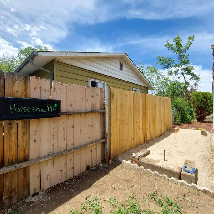 Cheerful 3 Bedroom House. Great Location Colorado Springs Bagian luar foto