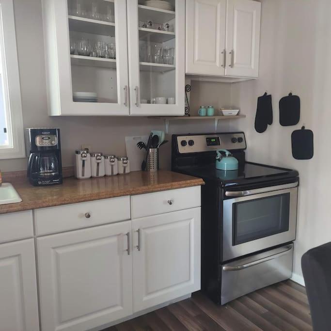 Cheerful 3 Bedroom House. Great Location Colorado Springs Bagian luar foto