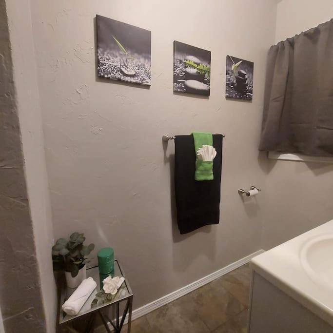 Cheerful 3 Bedroom House. Great Location Colorado Springs Bagian luar foto